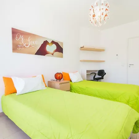 Apartamento Praia Fuzeta 아파트 *